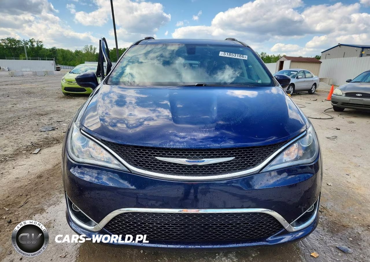 2018 Chrysler Pacifica Touring L VIN:2C4RC1BG5JR234799 - 5