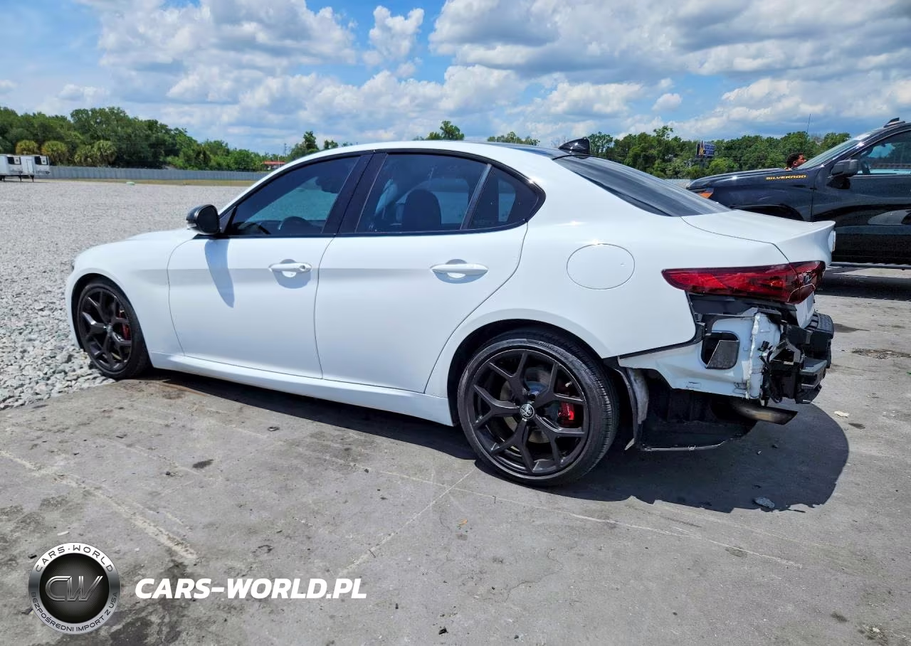 2021 Alfa Romeo Giulia Ti VIN:ZARFAMBN2M7644027 - 2