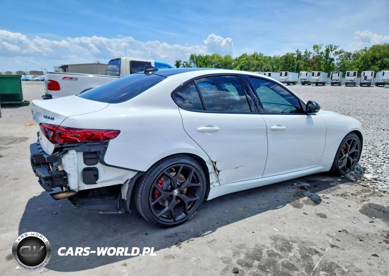 2021 Alfa Romeo Giulia Ti VIN:ZARFAMBN2M7644027 - 3