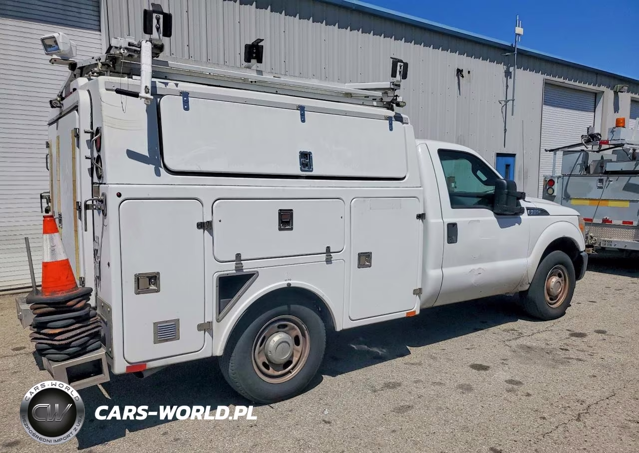 2013 Ford F350 Super Duty VIN:1FDRF3A6XDEB92333 - 3