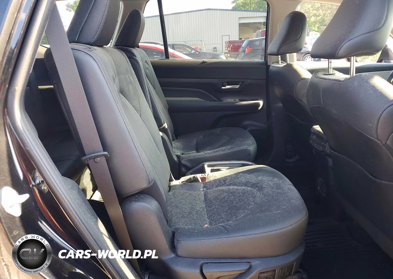 2024 Toyota Grand Highlander Platinum VIN:5TDAAAB51RS059939 - 11