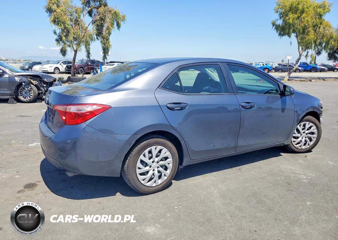 2019 Toyota Corolla Le VIN:5YFBURHE8KP856799 - 3