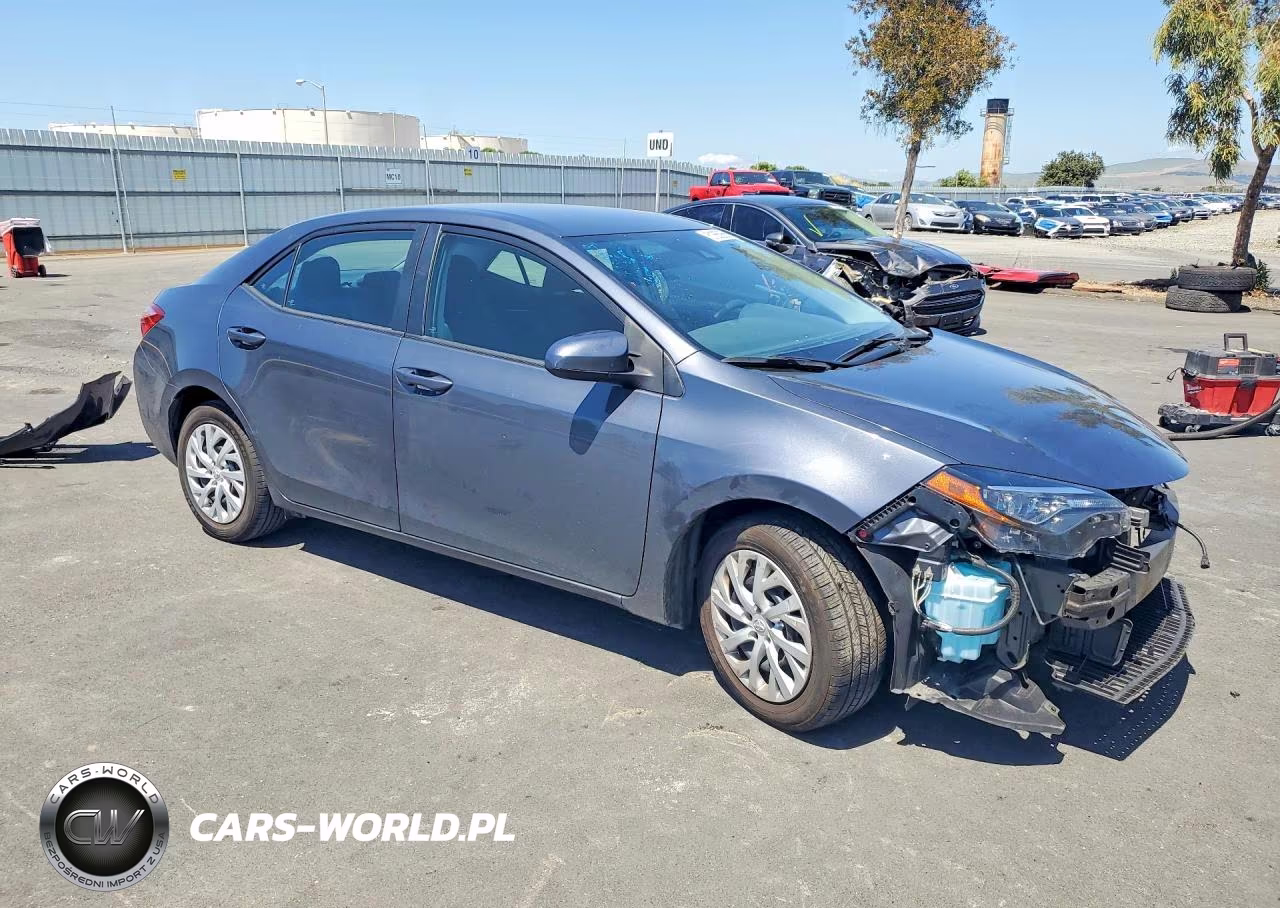 2019 Toyota Corolla Le VIN:5YFBURHE8KP856799 - 4