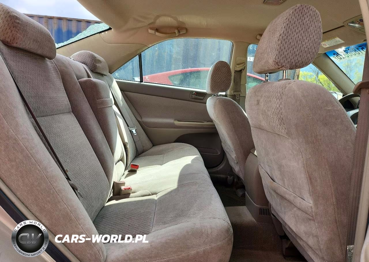 2003 Toyota Camry Le VIN:4T1BE32K83U214334 - 10