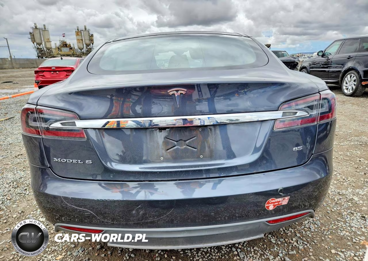 2015 Tesla Model S 85 VIN:5YJSA1H15FFP77454 - 6