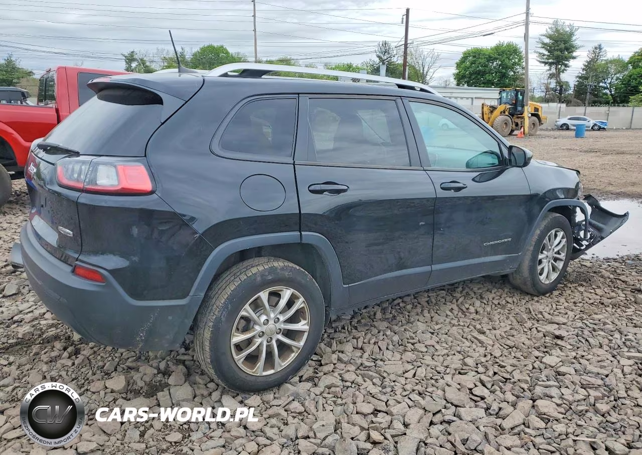 2020 Jeep Cherokee Latitude VIN:1C4PJMCB9LD560354 - 3