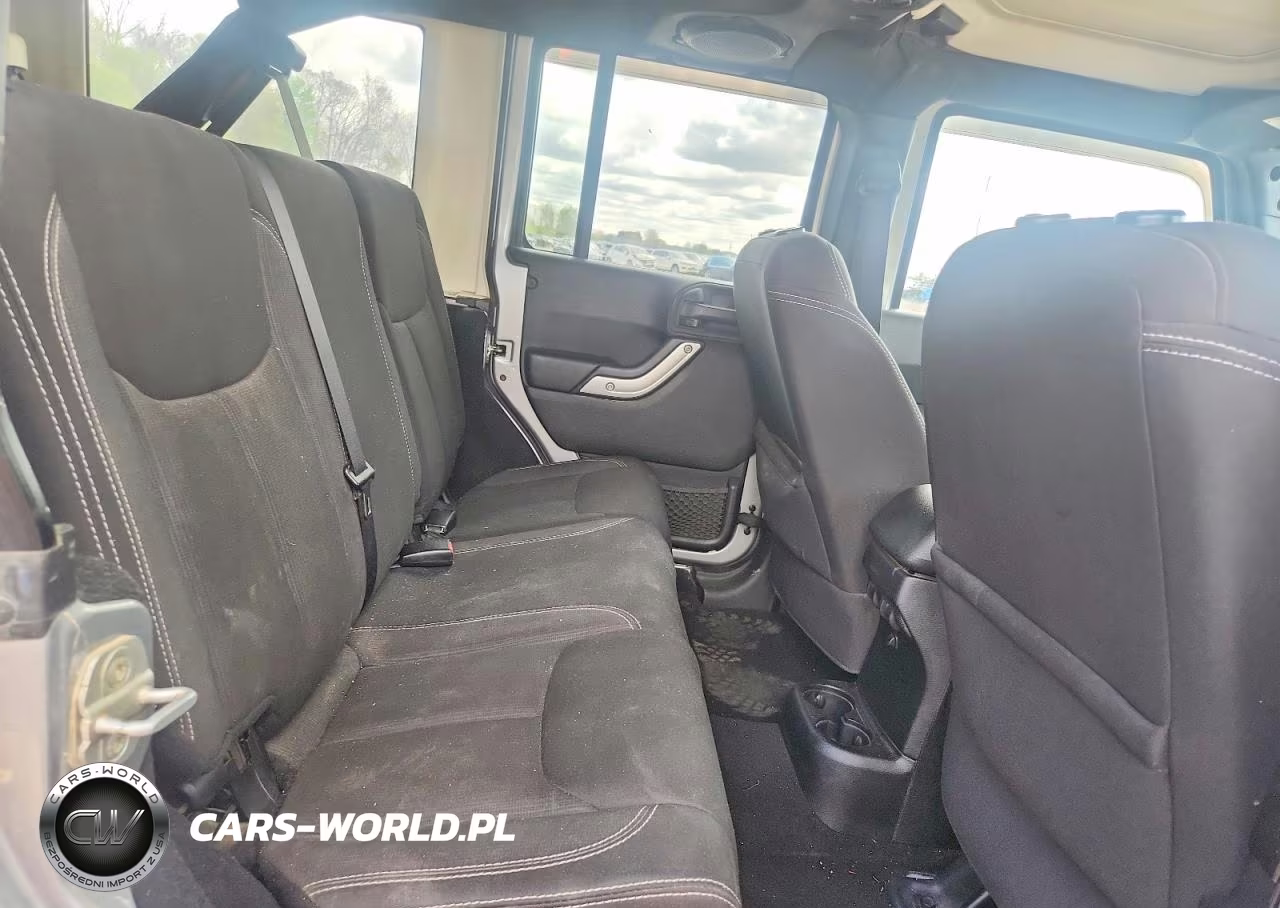 2013 Jeep Wrangler Unlimited Sahara VIN:1C4BJWEG3DL635829 - 11