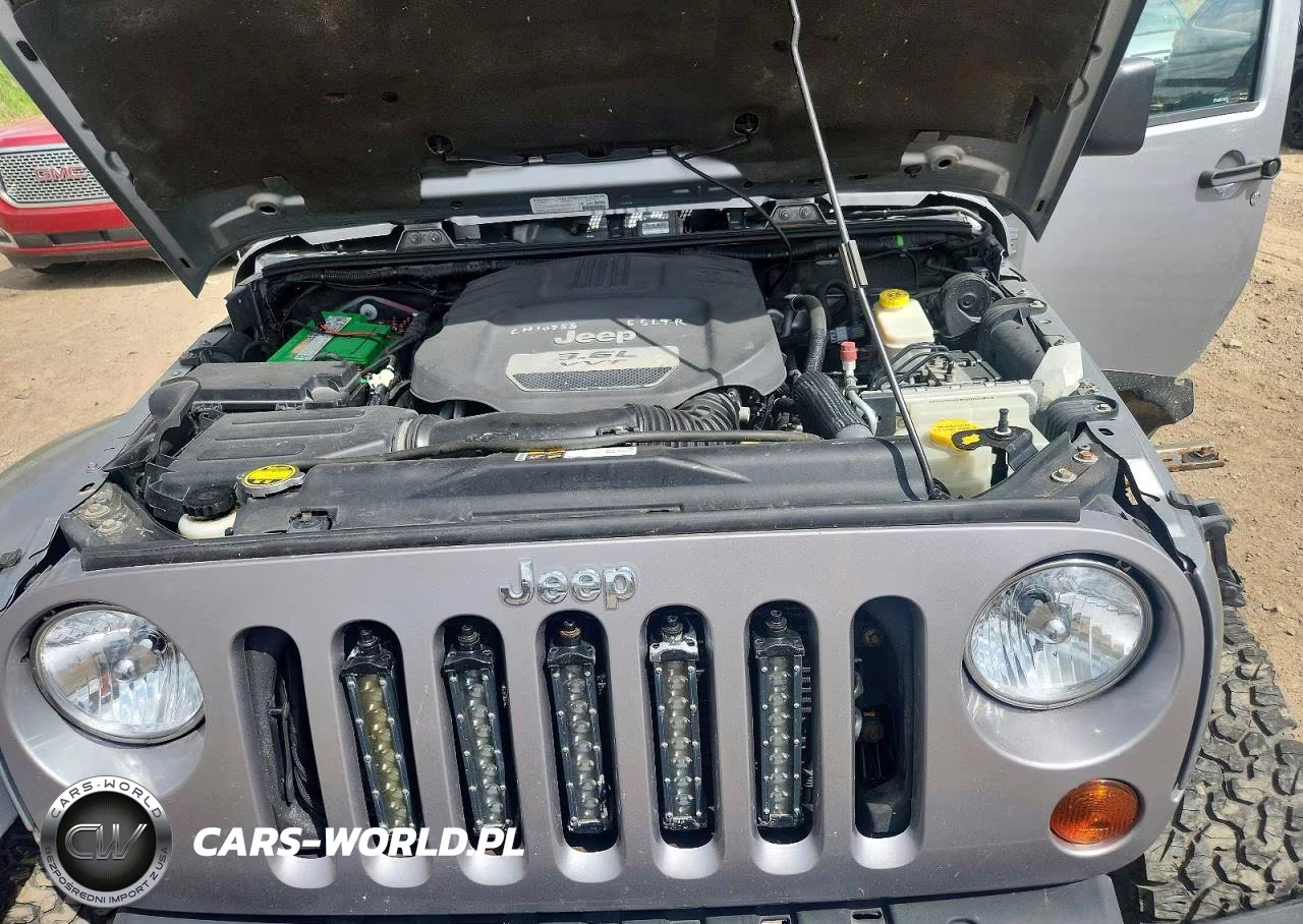 2013 Jeep Wrangler Unlimited Sahara VIN:1C4BJWEG3DL635829 - 12