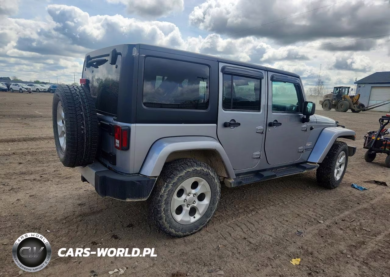 2013 Jeep Wrangler Unlimited Sahara VIN:1C4BJWEG3DL635829 - 3