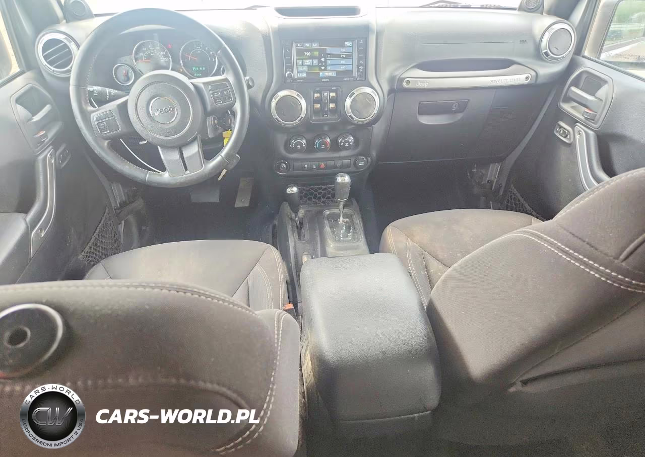 2013 Jeep Wrangler Unlimited Sahara VIN:1C4BJWEG3DL635829 - 8