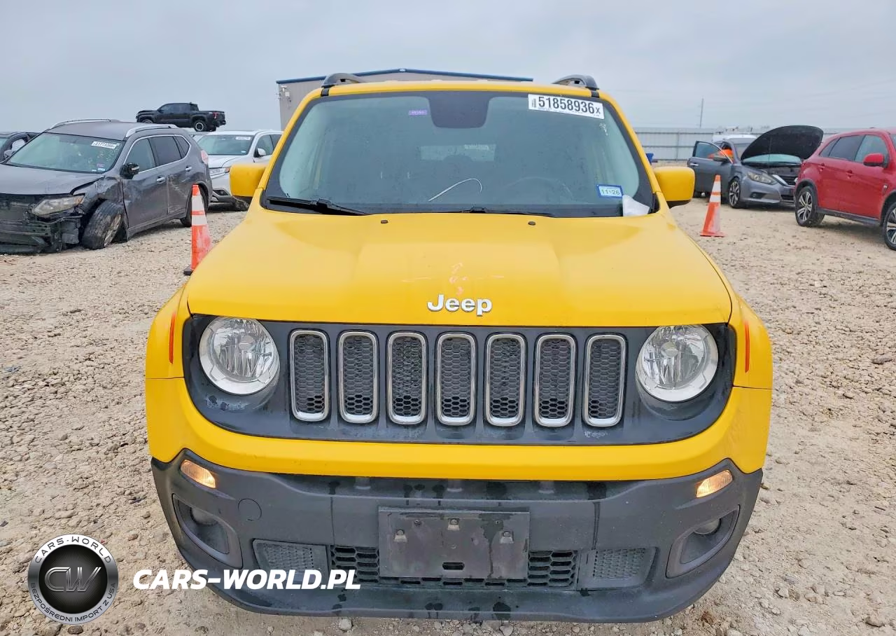 2017 Jeep Renegade Latitude VIN:ZACCJABB4HPG36893 - 5