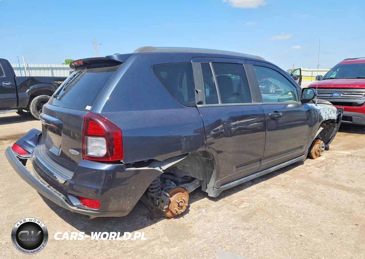 2015 Jeep Compass Latitude VIN:1C4NJDEB2FD357282 - 3