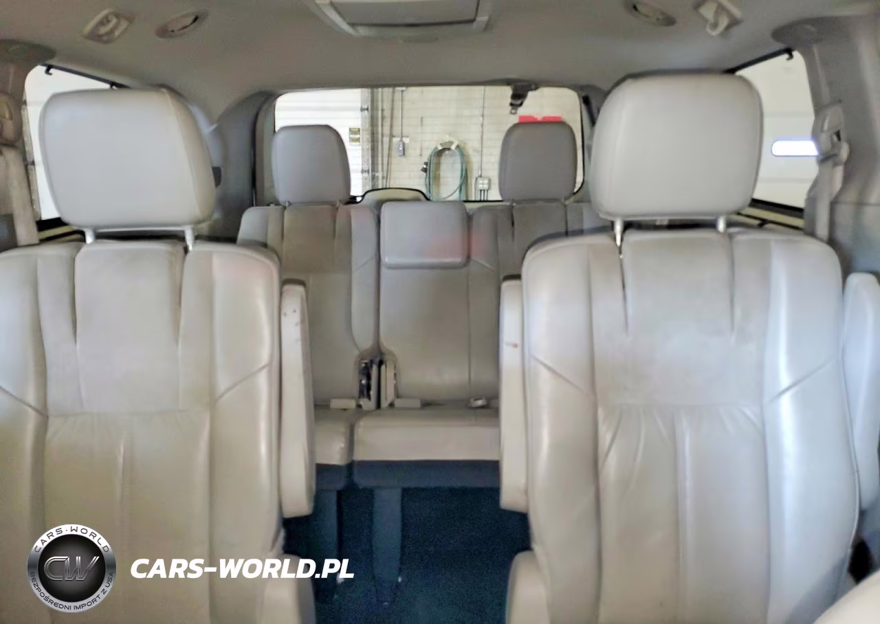 2013 Chrysler Town & Country Limited VIN:2C4RC1GG1DR816461 - 10