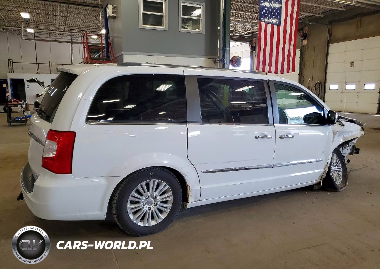 2013 Chrysler Town & Country Limited VIN:2C4RC1GG1DR816461 - 3