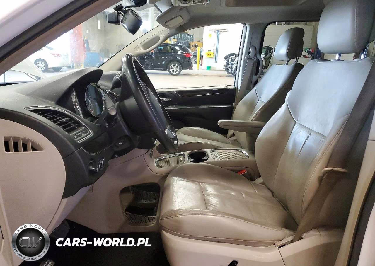 2013 Chrysler Town & Country Limited VIN:2C4RC1GG1DR816461 - 7