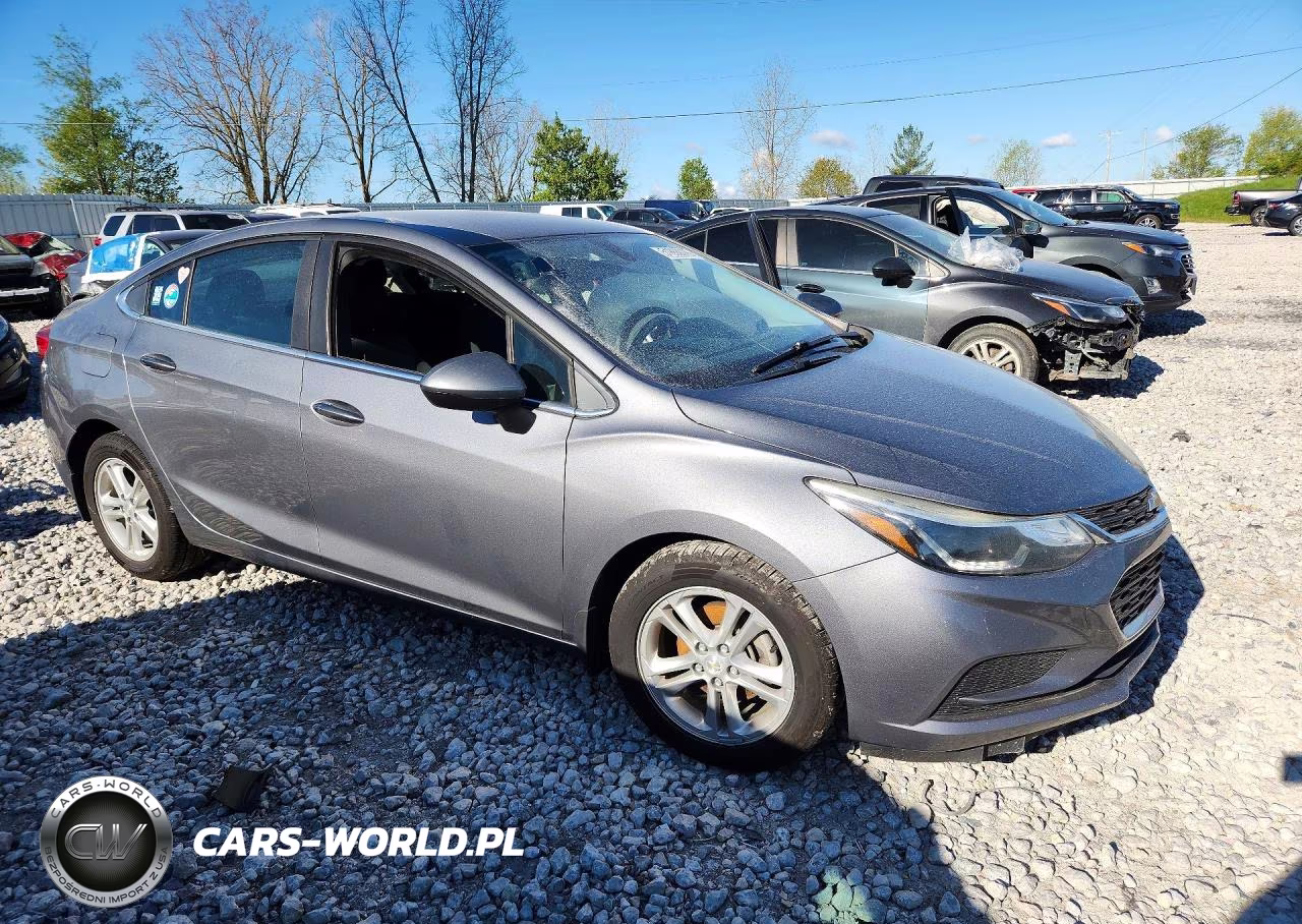 2018 Chevrolet Cruze Lt VIN:1G1BE5SM8J7114434 - 4