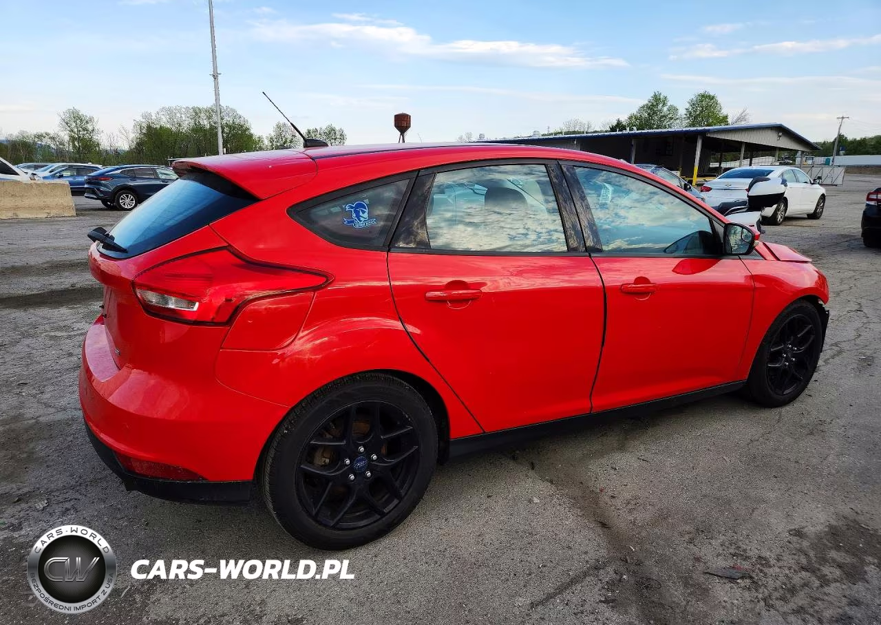 2016 Ford Focus Se VIN:1FADP3K21GL321704 - 3