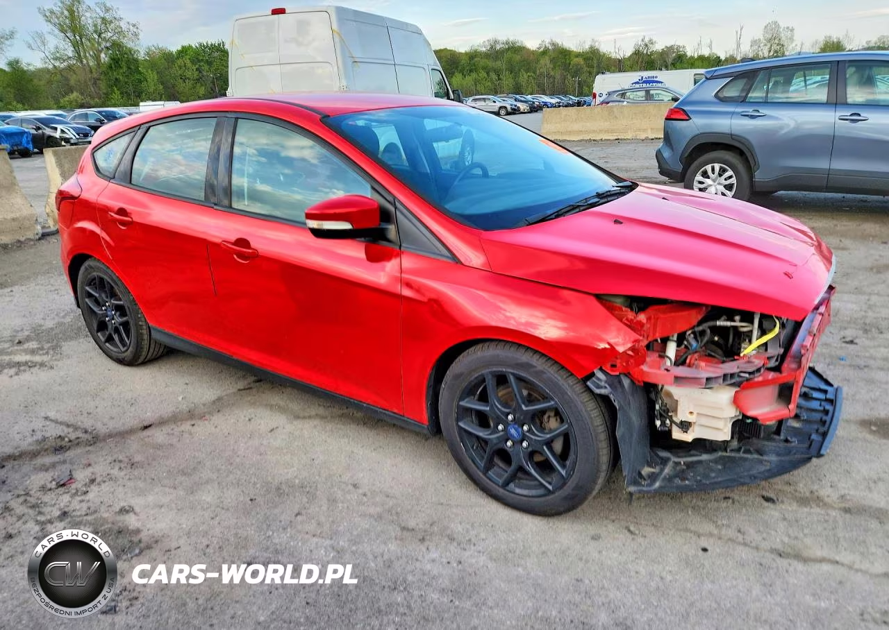 2016 Ford Focus Se VIN:1FADP3K21GL321704 - 4