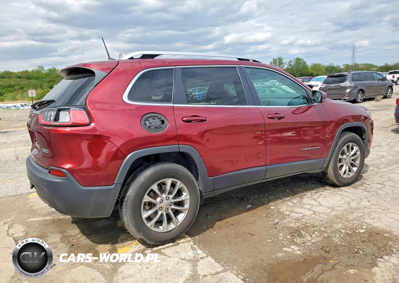 2019 Jeep Cherokee Latitude Plus VIN:1C4PJMLX2KD113584 - 3