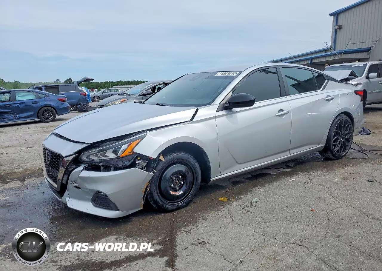 2022 Nissan Altima Sr