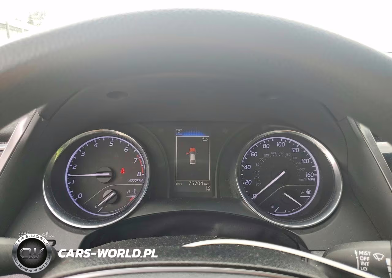 2018 Toyota Camry Le VIN:4T1B11HK2JU625040 - 9