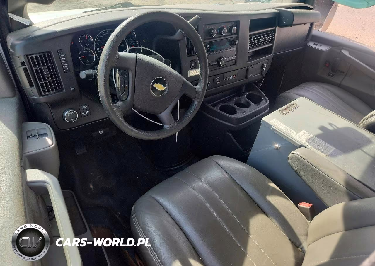 2021 Chevrolet Express G2500 VIN:1GCWGAFP7M1260895 - 8