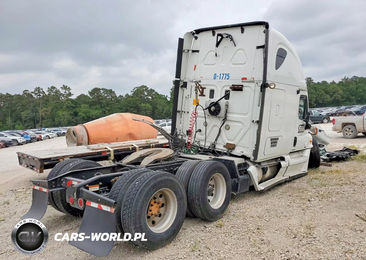 2011 Freightliner Cascadia Semi Truck VIN:1FUJGLDR8BSBB9410 - 4
