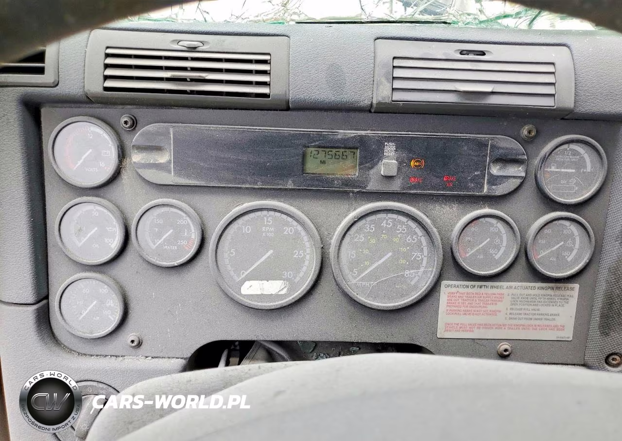 2011 Freightliner Cascadia Semi Truck VIN:1FUJGLDR8BSBB9410 - 8