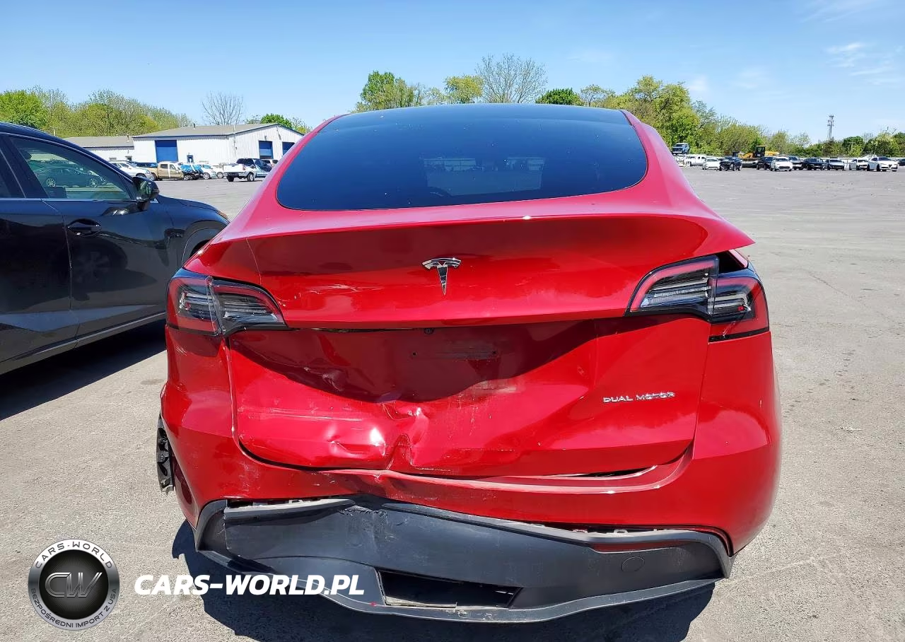 2023 Tesla Model Y VIN:7SAYGDEEXPA106557 - 6