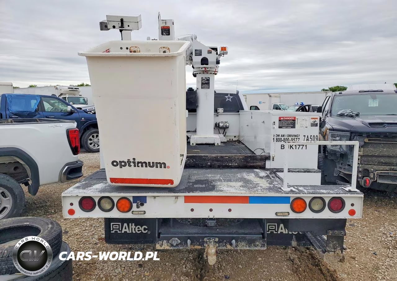 2017 Ford F450 Super Duty Bucket Truck VIN:1FDUF4GT1HEF40894 - 6