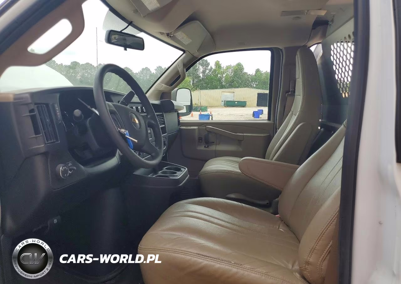 2024 Chevrolet Express G2500 VIN:1GCWGAF73R1195454 - 7