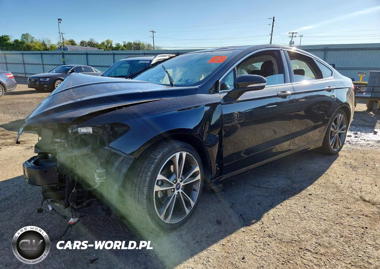 2020 Ford Fusion Titanium – zdjęcie 1 z 12