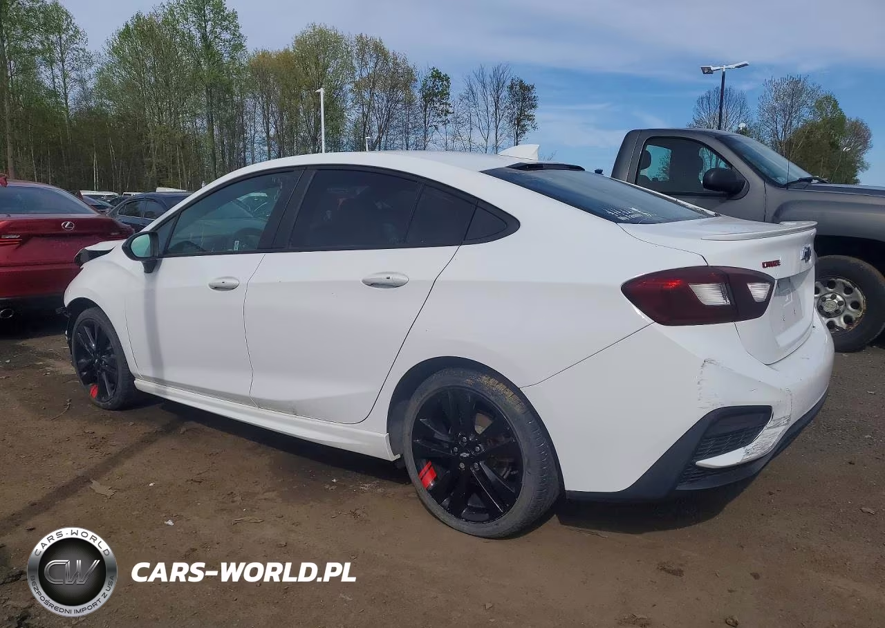 2018 Chevrolet Cruze Lt VIN:1G1BE5SM0J7106036 - 2