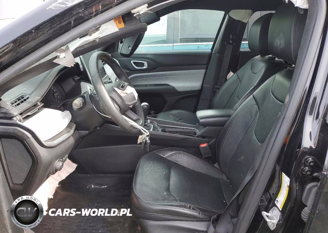 2023 Jeep Compass Latitude Lux VIN:3C4NJDFN3PT502141 - 7