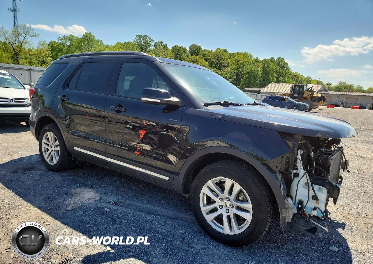 2018 Ford Explorer Xlt VIN:1FM5K8D83JGA39314 - 4