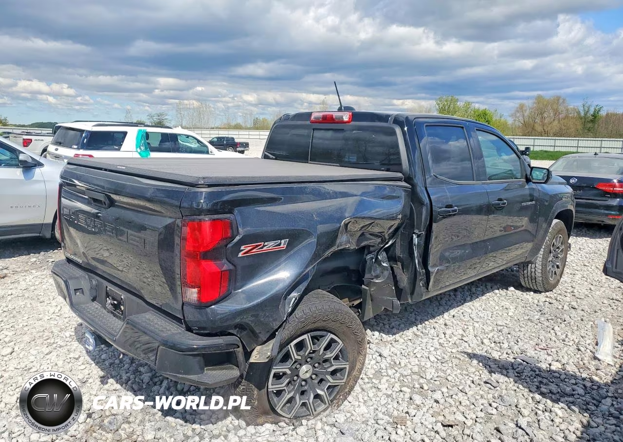 2023 Chevrolet Colorado Z71 VIN:1GCPTDEK1P1225703 - 3