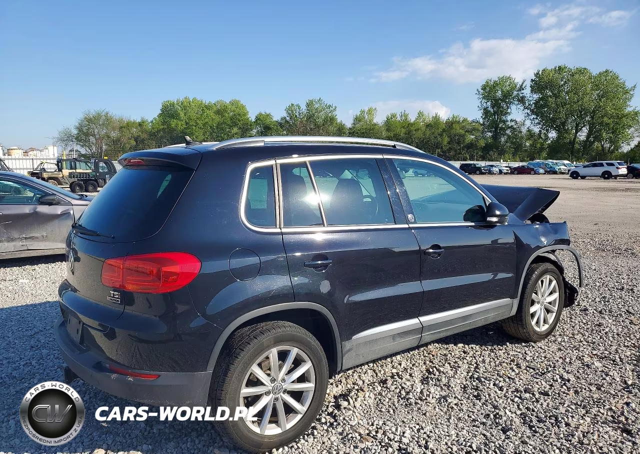 2017 Volkswagen Tiguan Wolfsburg VIN:WVGSV7AX3HK016218 - 3