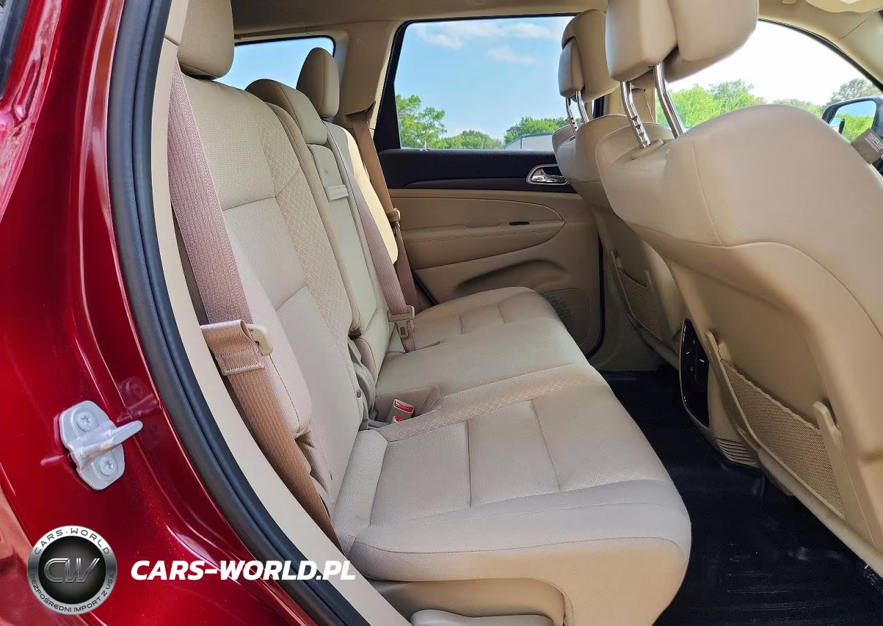 2018 Jeep Grand Cherokee Laredo VIN:1C4RJFAG5JC200780 - 11
