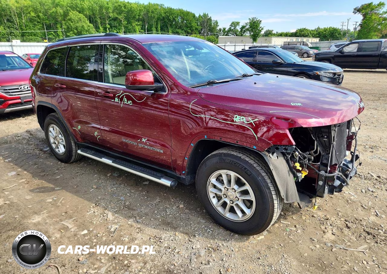 2018 Jeep Grand Cherokee Laredo VIN:1C4RJFAG5JC200780 - 4