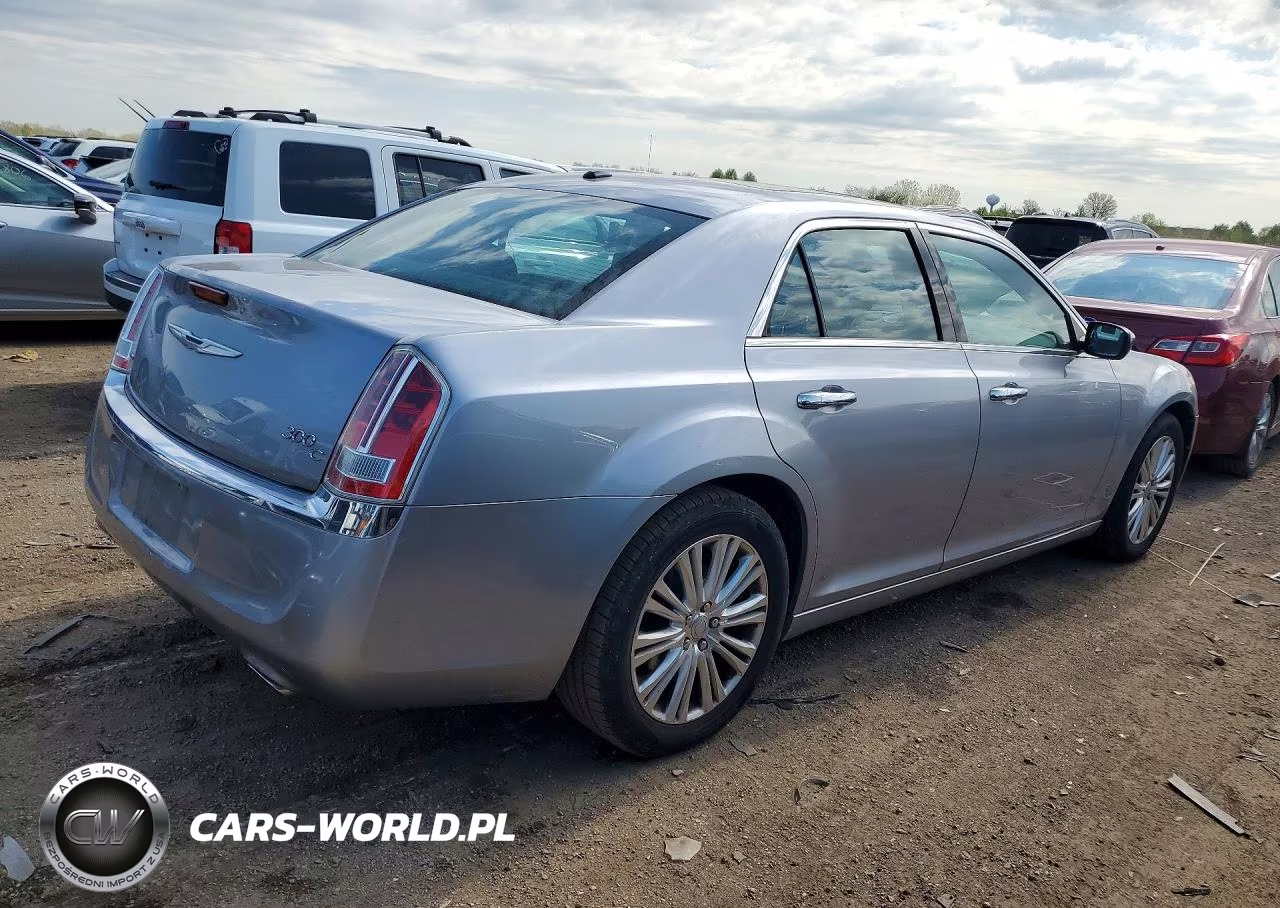 2013 Chrysler 300C VIN:2C3CCAKG8DH741166 - 3