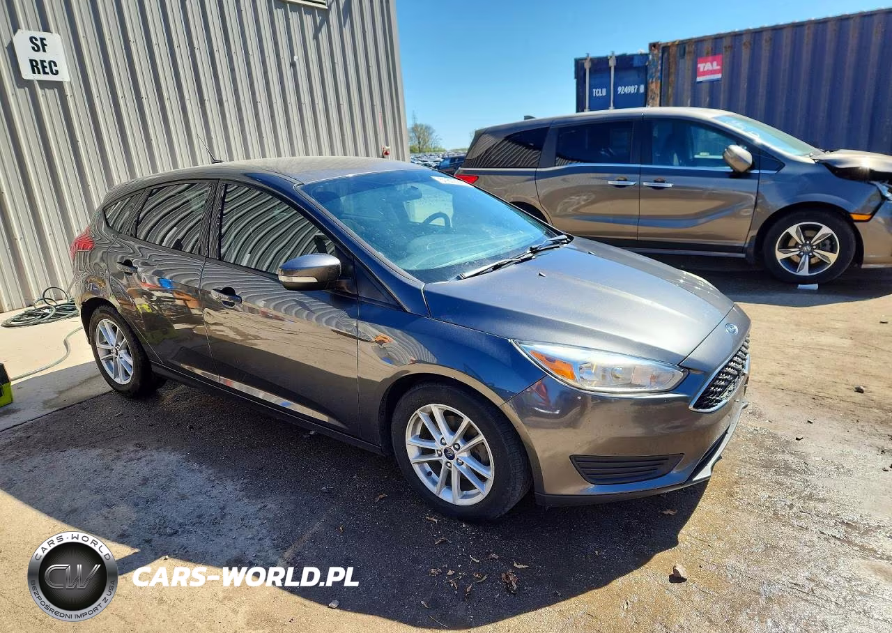 2018 Ford Focus Se VIN:1FADP3K22JL300853 - 4