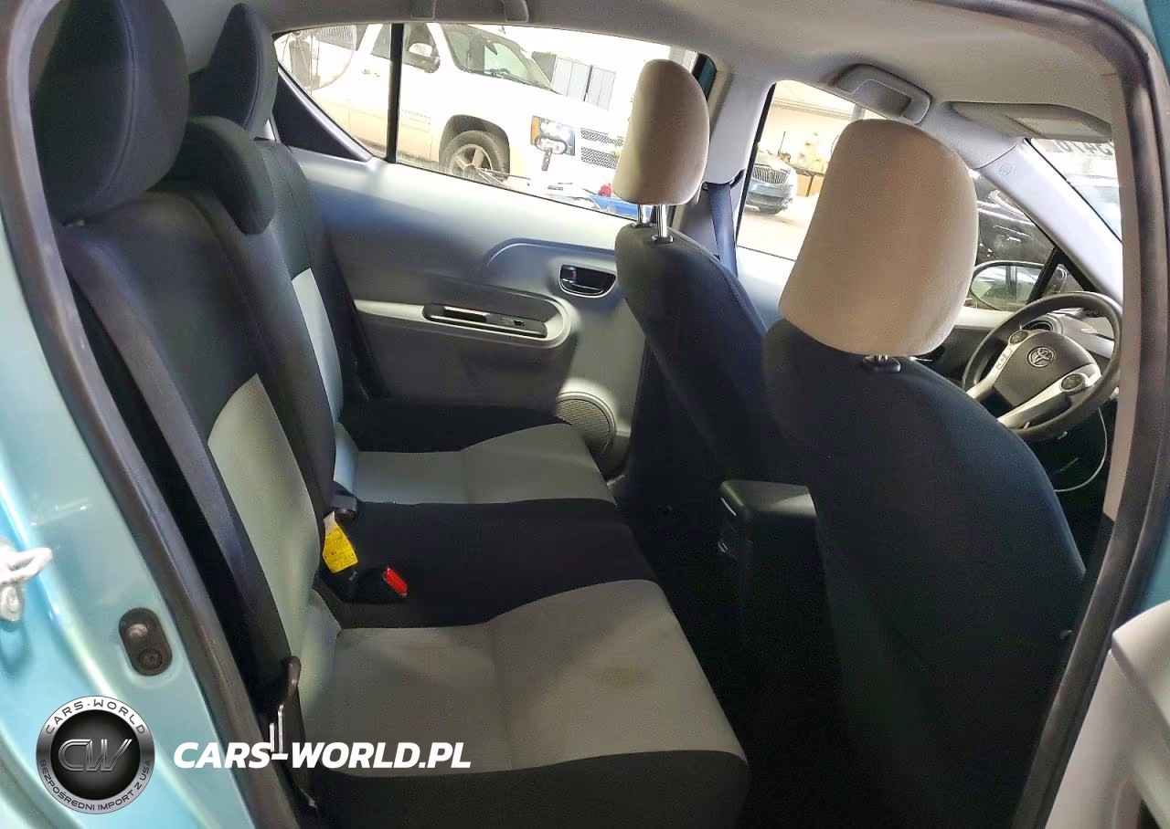 2013 Toyota Prius C Two VIN:JTDKDTB39D1043015 - 10