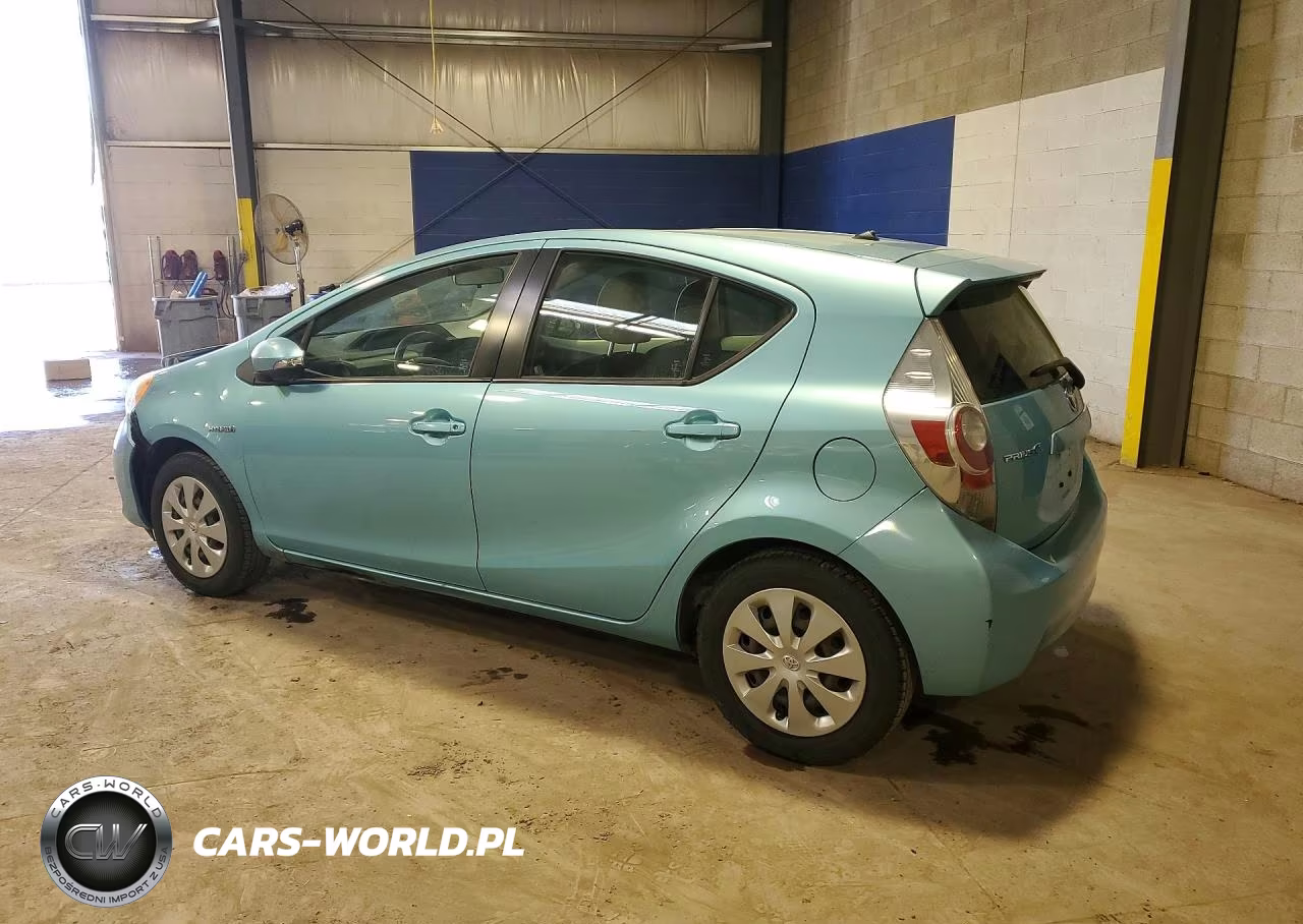 2013 Toyota Prius C Two VIN:JTDKDTB39D1043015 - 2