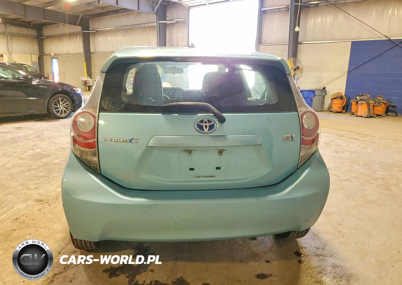 2013 Toyota Prius C Two VIN:JTDKDTB39D1043015 - 6