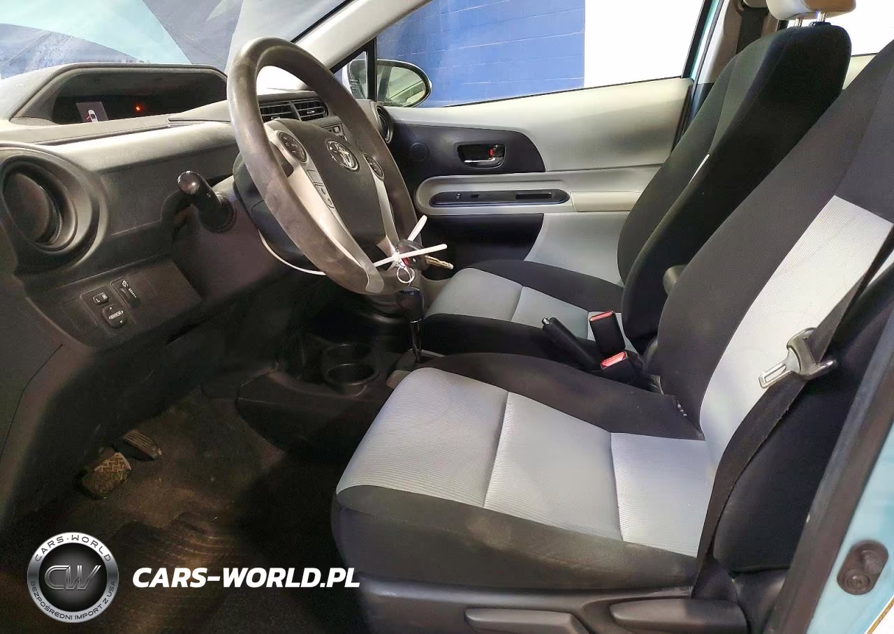 2013 Toyota Prius C Two VIN:JTDKDTB39D1043015 - 7
