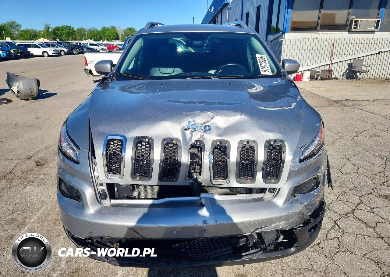 2015 Jeep Cherokee Latitude VIN:1C4PJMCSXFW619176 - 5