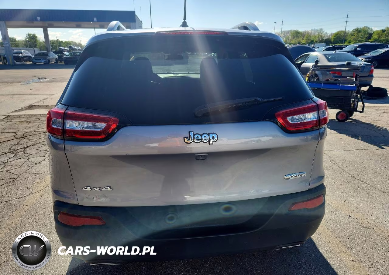 2015 Jeep Cherokee Latitude VIN:1C4PJMCSXFW619176 - 6