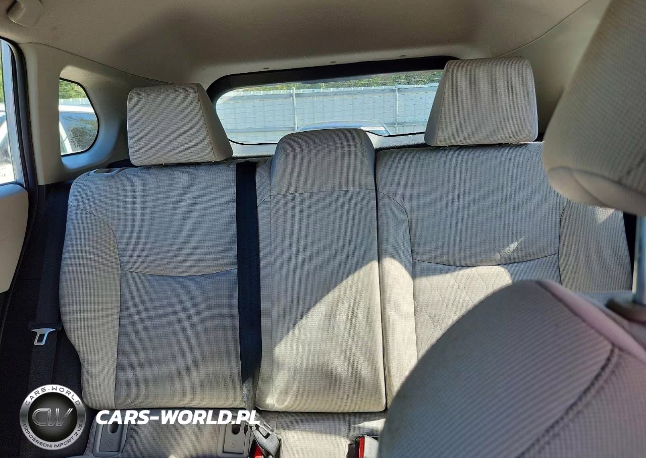 2023 Toyota Corolla Cross L VIN:7MUAAAAG4PV065742 - 10