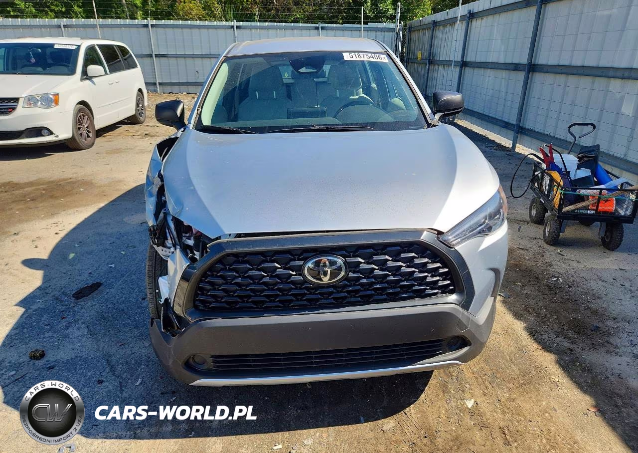 2023 Toyota Corolla Cross L VIN:7MUAAAAG4PV065742 - 5