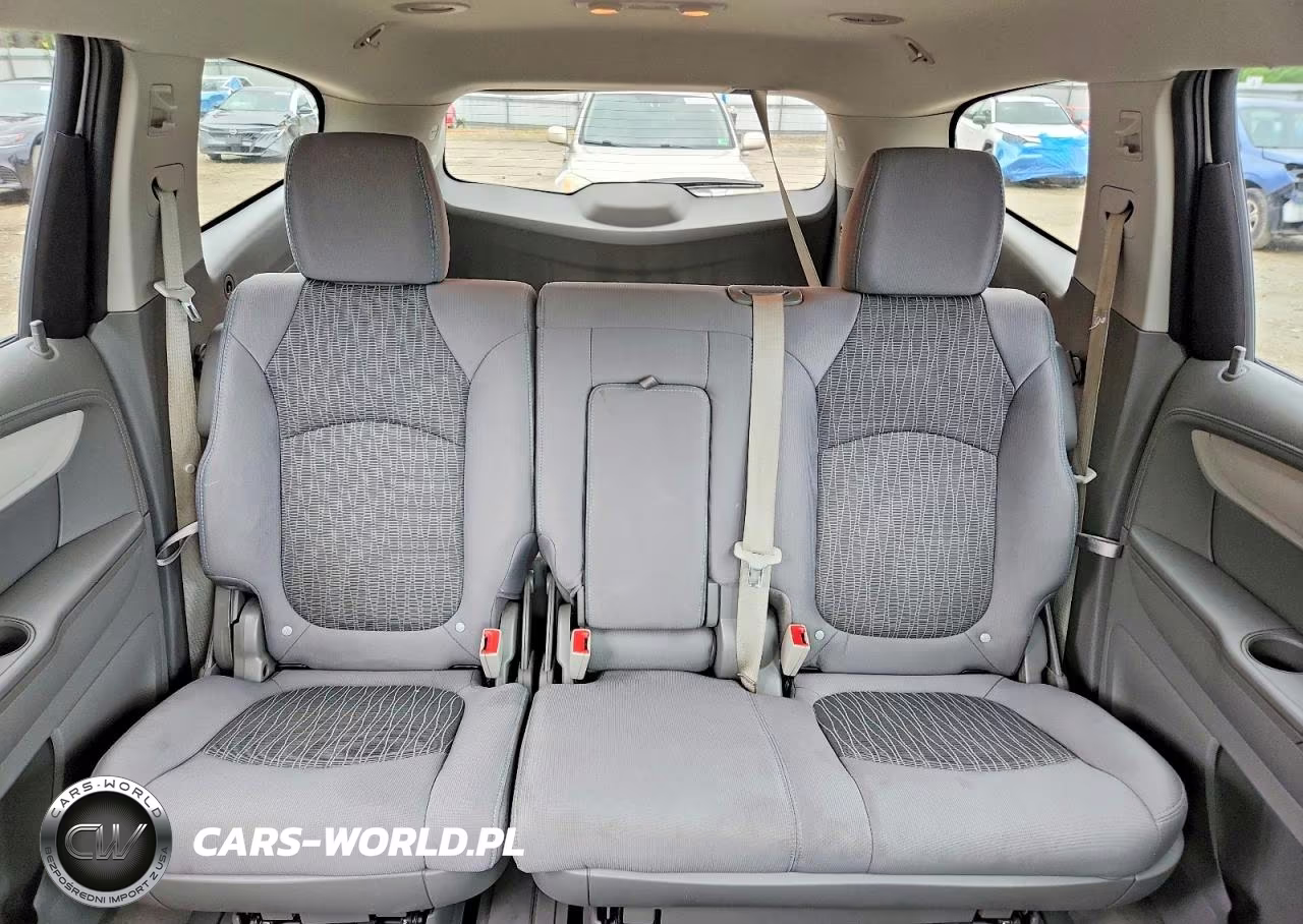 2017 Chevrolet Traverse Ls VIN:1GNKVFED1HJ257996 - 10